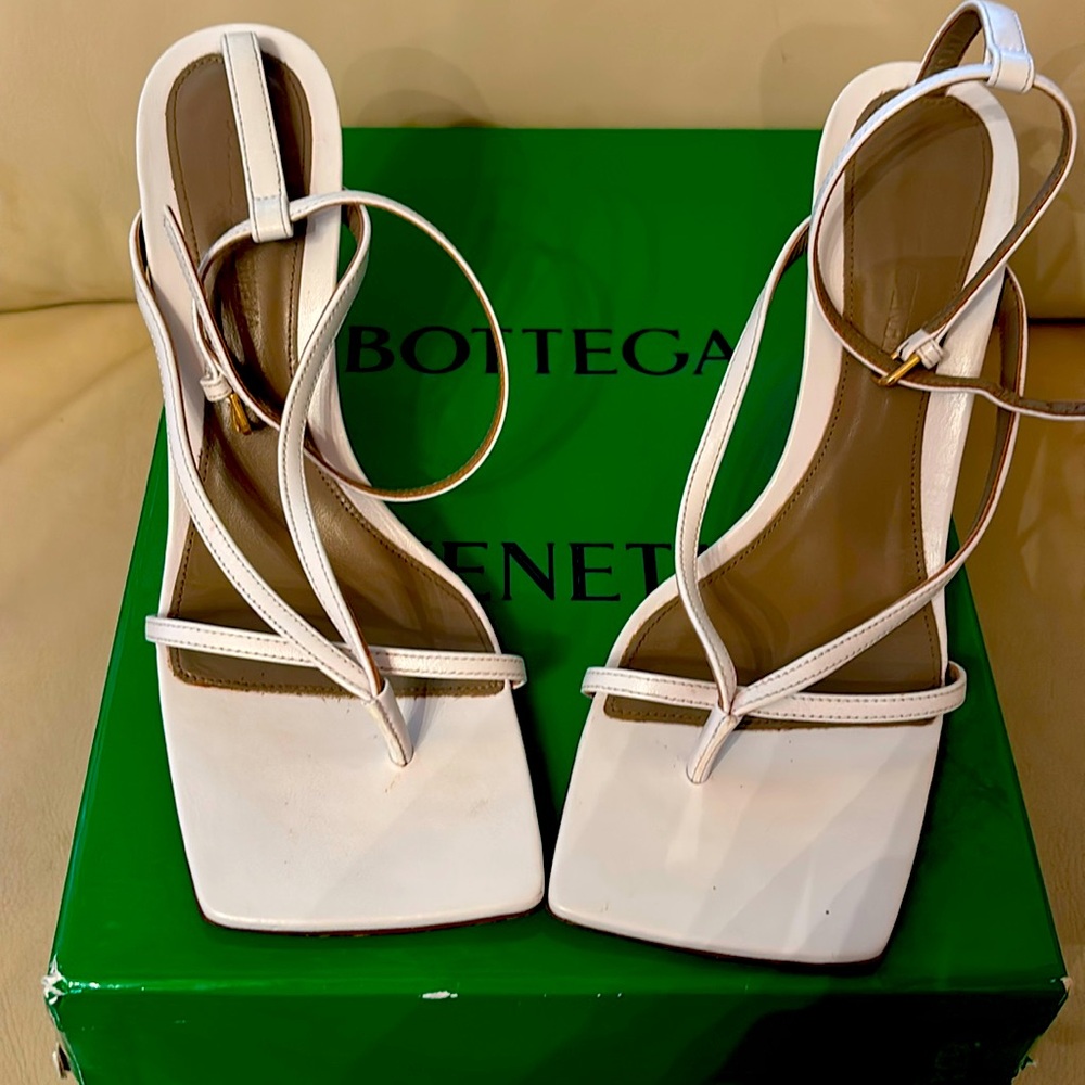 Bottega veneta 37 white sandal